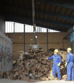 RR4-ezgif.com-optiwebp